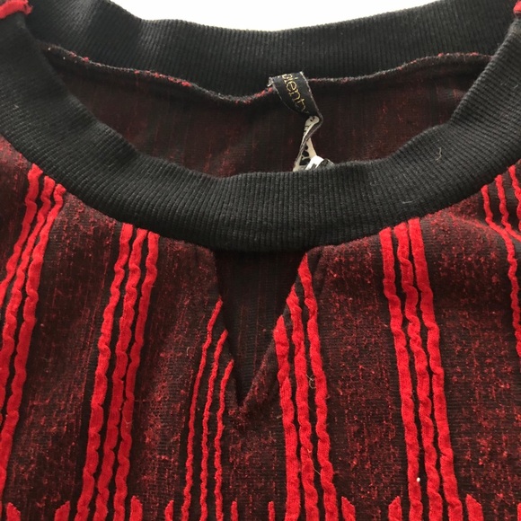 Red and black cropped sweater - Picture 3 of 5